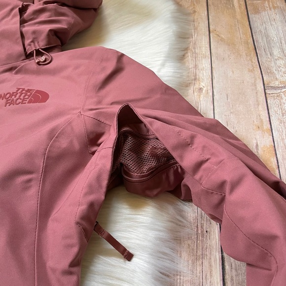 The North Face Women’s Gatekeeper Jacket In Wild Ginger - Picture 4 of 10